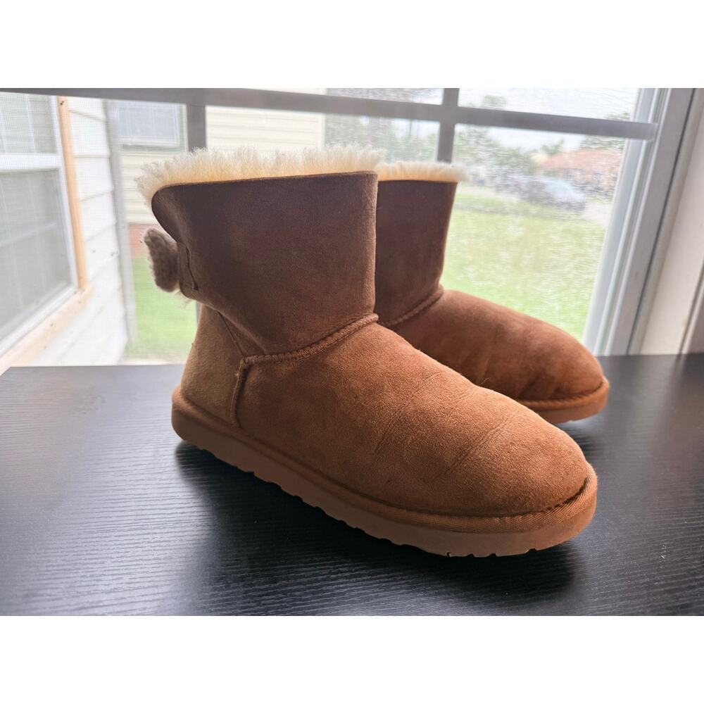 UGG Australia Bailey Button Chestnut Sheepskin Boots Women’s Size 9 - Picture 2 of 14
